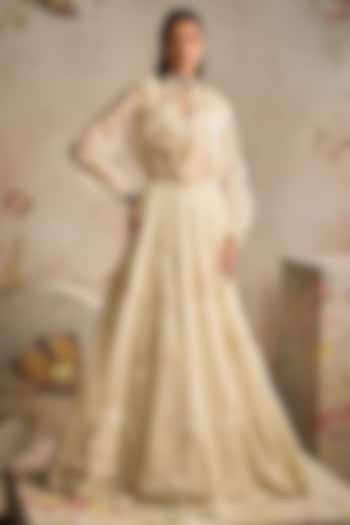 Ivory Organza Placement Embroidered Bridal Lehenga Set by Ridhi Mehra at Pernia's Pop Up Shop