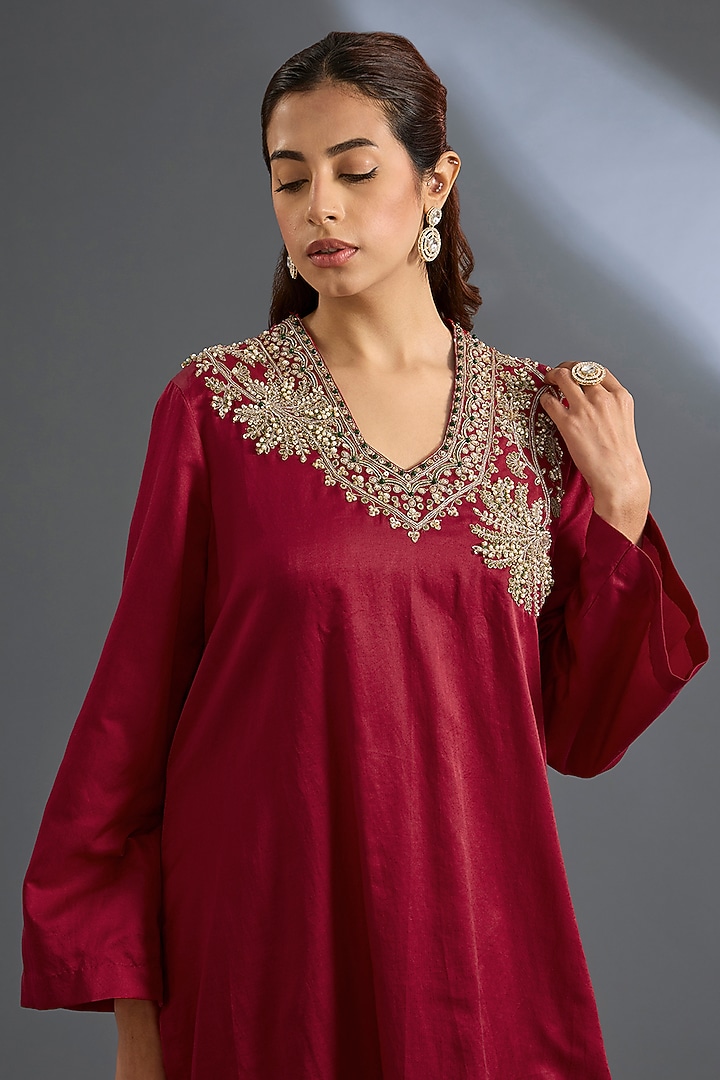 Red Cotton Satin Kurta Set by Ridhi Mehra at Pernia's Pop Up Shop