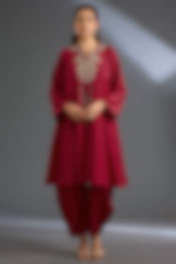 Red Habutai Silk Kurta Set by Ridhi Mehra at Pernia's Pop Up Shop