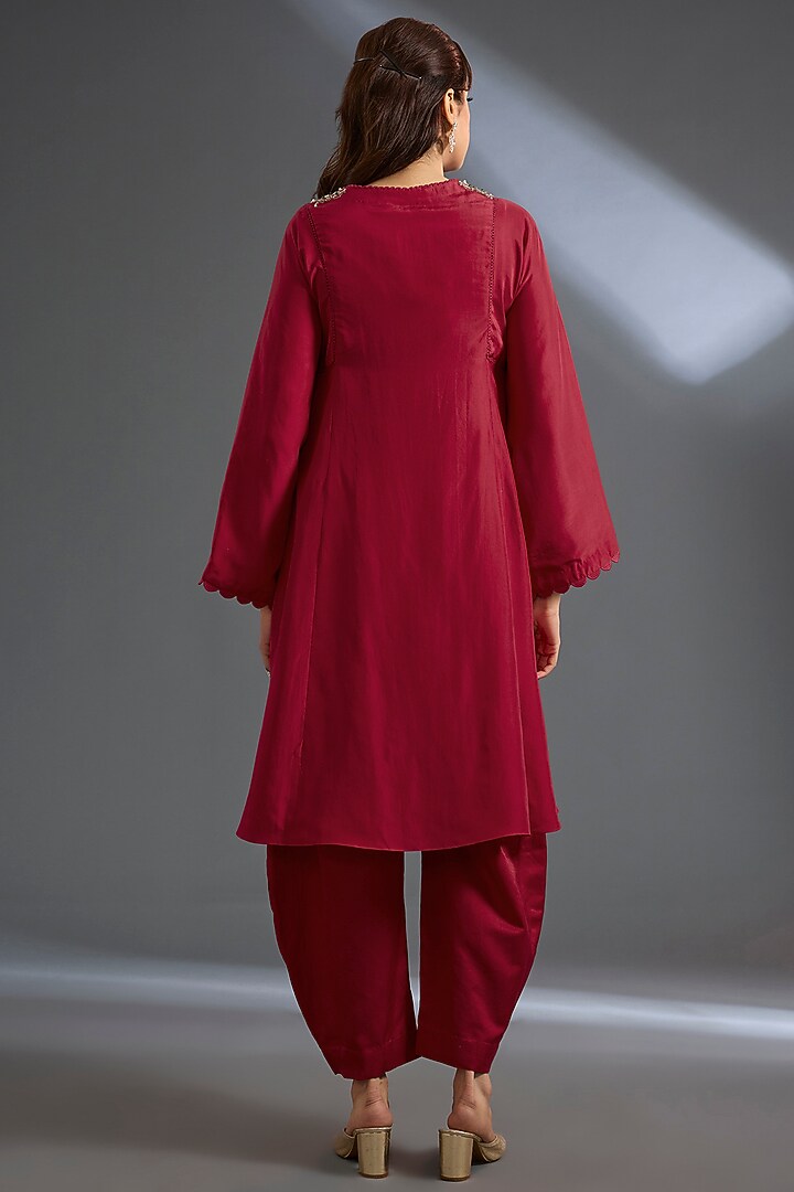 Red Habutai Silk Kurta Set by Ridhi Mehra at Pernia's Pop Up Shop