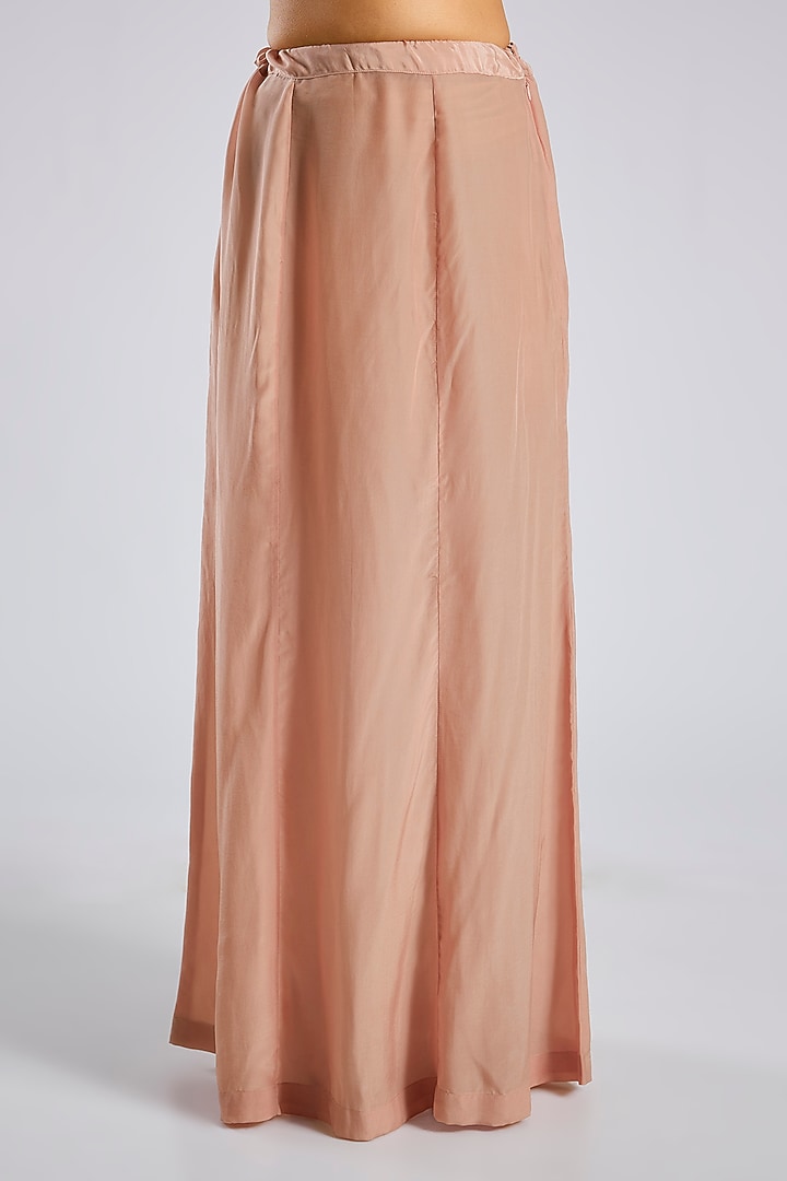 Dusky Pink Silk Embroidered Reception Saree Set by Ridhi Mehra at Pernia's Pop Up Shop