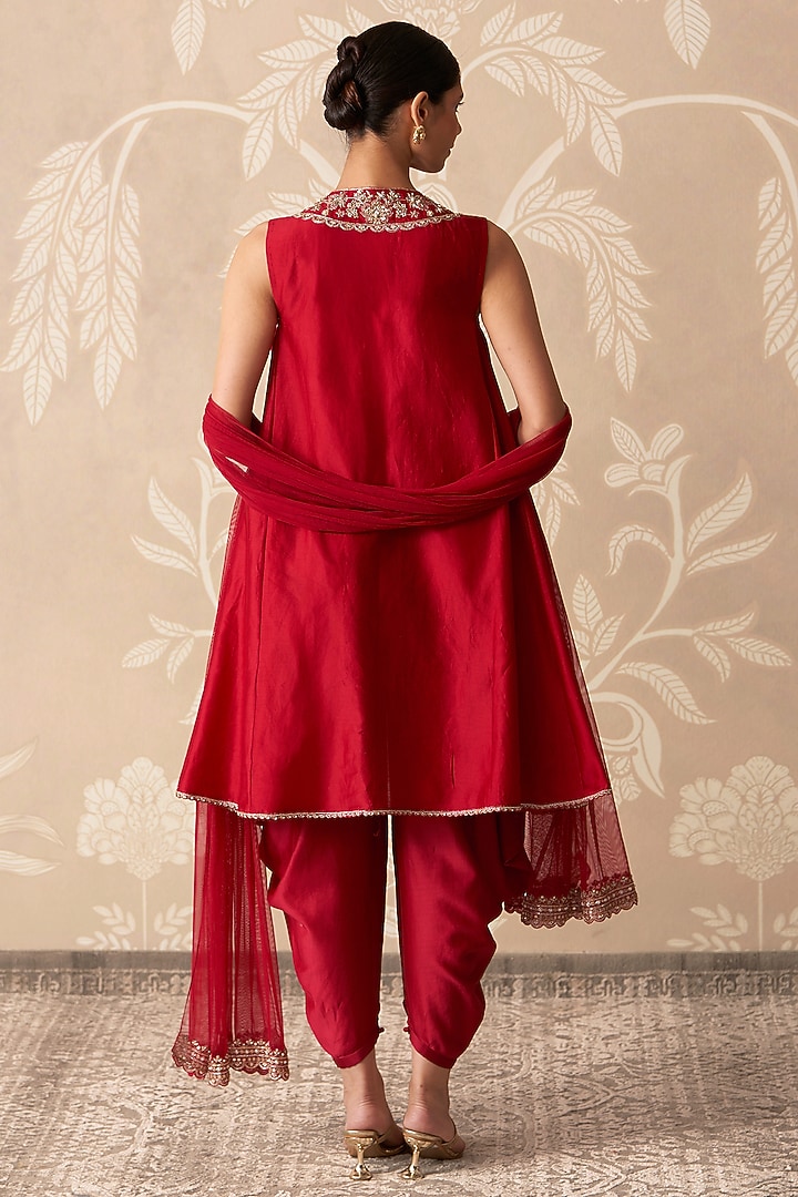 Red Chanderi Embroidered Kalidar Kurta Set by Ridhi Mehra at Pernia's Pop Up Shop