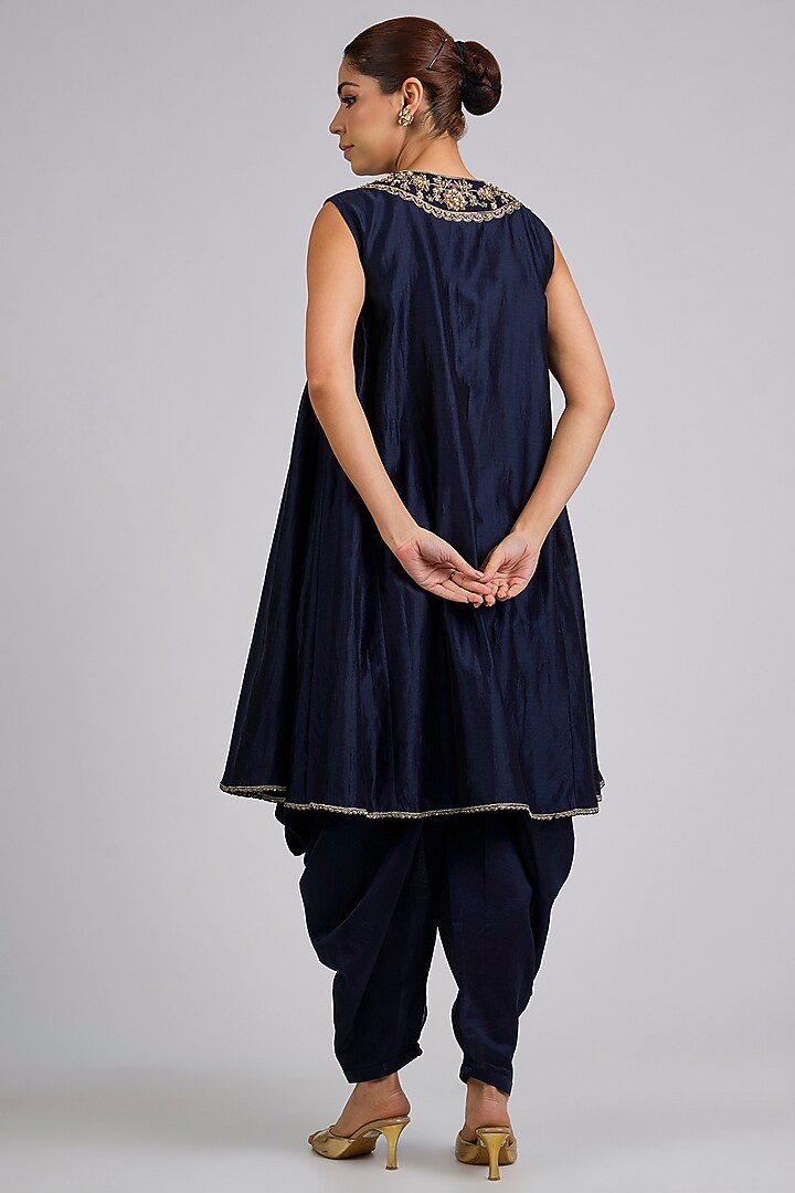 Navy Chanderi Embroidered Kurta Set by Ridhi Mehra at Pernia's Pop Up Shop