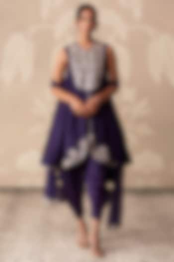 Purple Chanderi Embroidered Kalidar Kurta Set by Ridhi Mehra at Pernia's Pop Up Shop