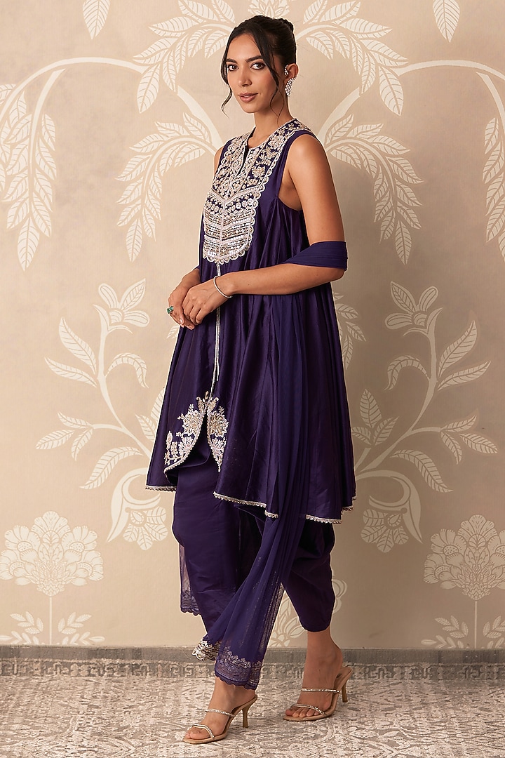 Purple Chanderi Embroidered Kalidar Kurta Set by Ridhi Mehra at Pernia's Pop Up Shop