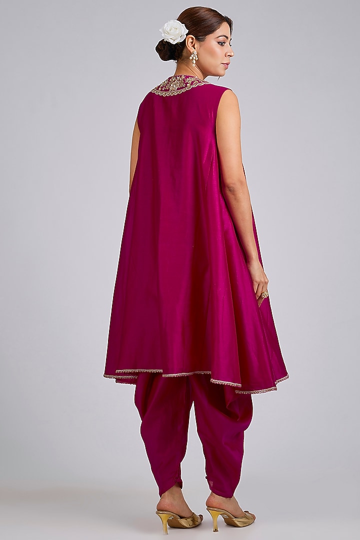 Fuchsia Chanderi Embroidered Kurta Set by Ridhi Mehra at Pernia's Pop Up Shop