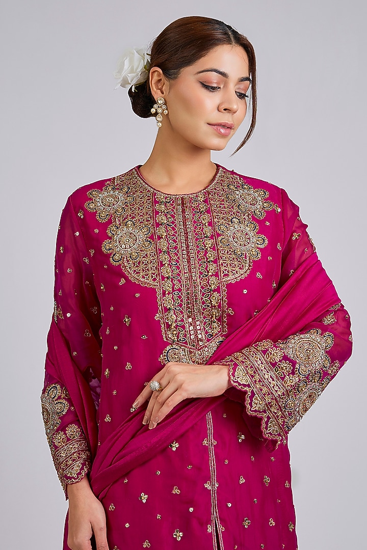 Fuchsia Organza Embroidered Kurta Set by Ridhi Mehra at Pernia's Pop Up Shop