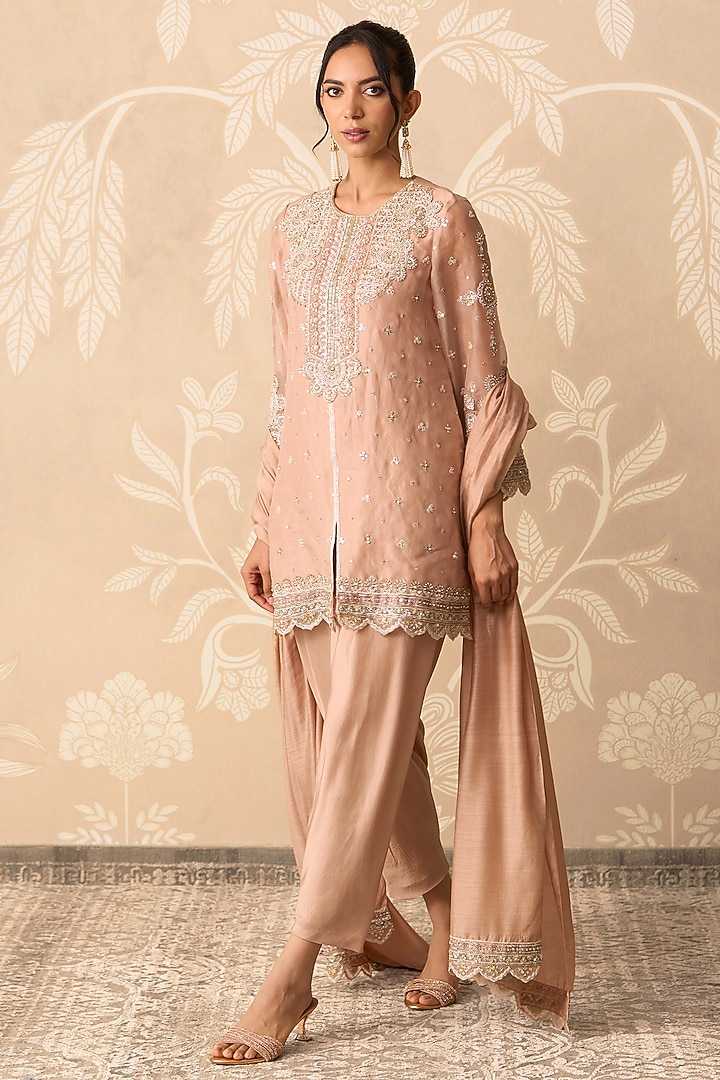 Champagne Organza Embroidered Kurta Set by Ridhi Mehra at Pernia's Pop Up Shop