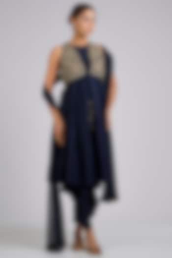 Navy Chanderi Embroidered Kurta Set by Ridhi Mehra at Pernia's Pop Up Shop