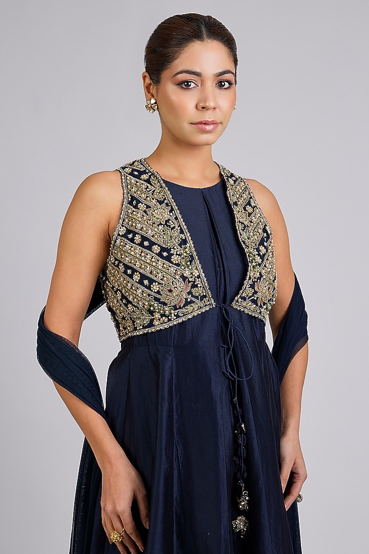 Navy Chanderi Embroidered Kurta Set by Ridhi Mehra at Pernia's Pop Up Shop