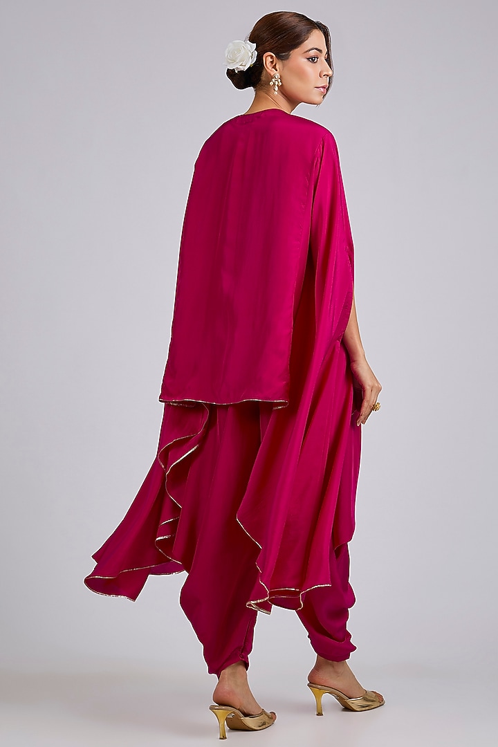 Fuchsia Silk Embroidered Cape Set by Ridhi Mehra at Pernia's Pop Up Shop