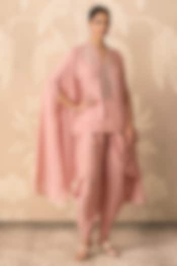 Dusky Pink Silk Embroidered Cape Set by Ridhi Mehra at Pernia's Pop Up Shop