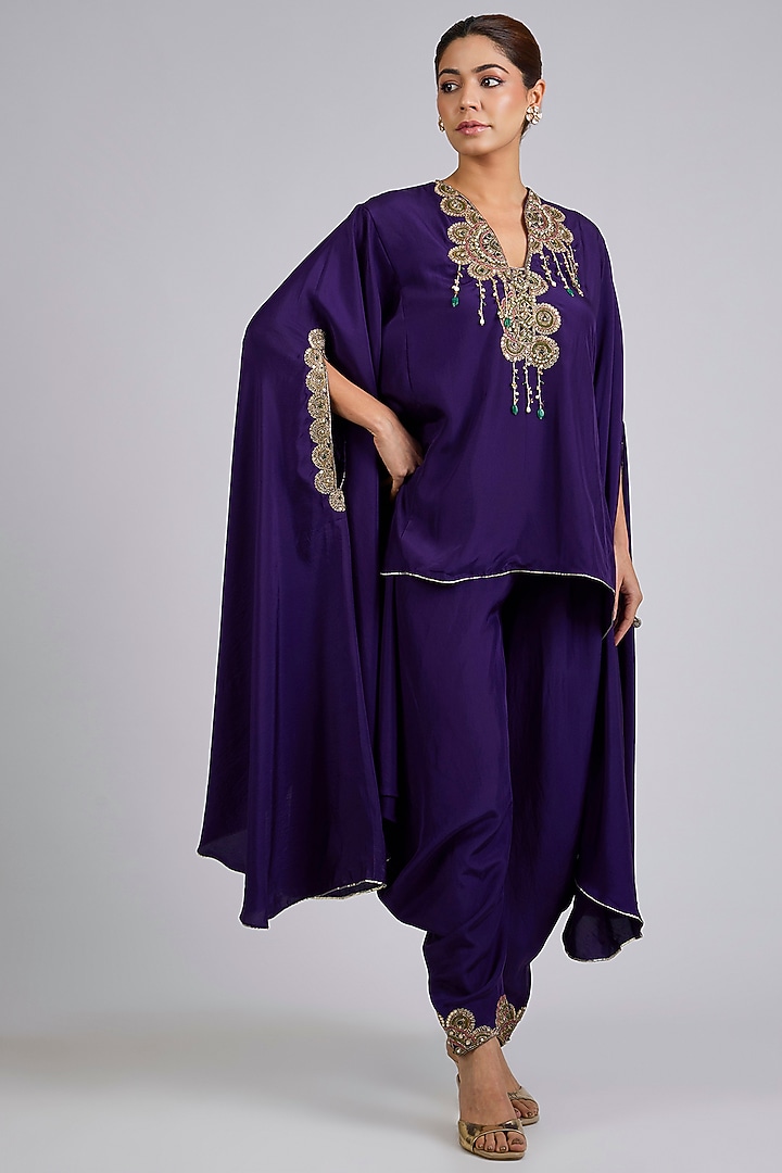 Purple Silk Embroidered Cape Set by Ridhi Mehra at Pernia's Pop Up Shop