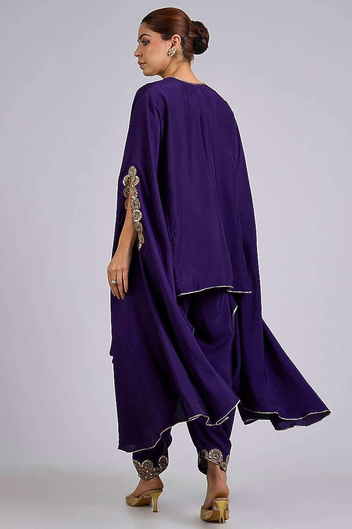 Purple Silk Embroidered Cape Set by Ridhi Mehra at Pernia's Pop Up Shop