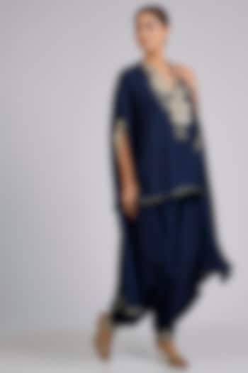Navy Silk Embroidered Cape Set by Ridhi Mehra at Pernia's Pop Up Shop