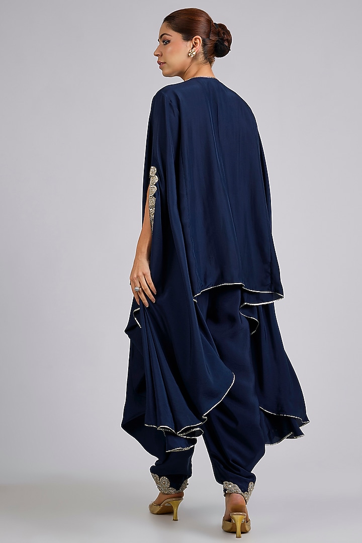 Navy Silk Embroidered Cape Set by Ridhi Mehra at Pernia's Pop Up Shop