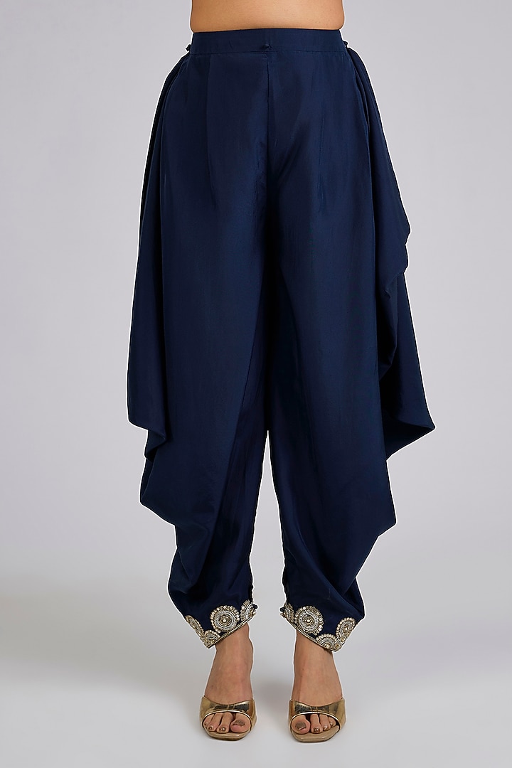 Navy Silk Embroidered Cape Set by Ridhi Mehra at Pernia's Pop Up Shop