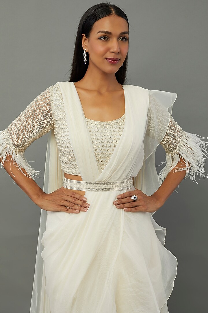 Dirty Ivory Organza Reception Saree Set by Ridhi Mehra at Pernia's Pop Up Shop