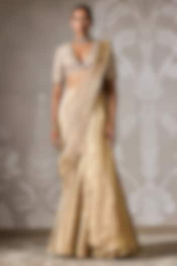 Light Gold Tissue Draped Saree Set by Ridhi Mehra at Pernia's Pop Up Shop