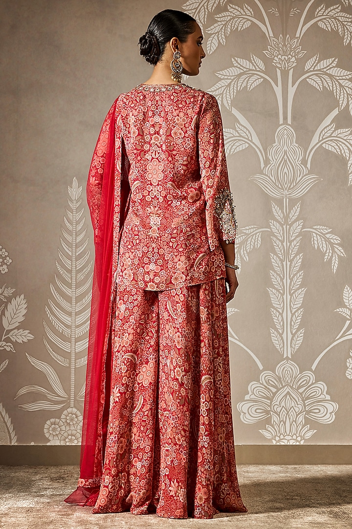 Red Georgette Printed & Embroidered Kurta Set by Ridhi Mehra at Pernia's Pop Up Shop