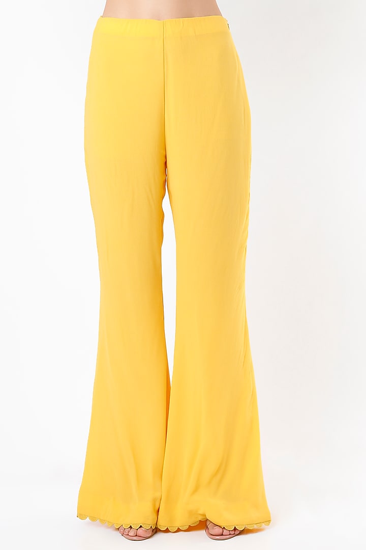 Primrose Yellow Georgette Pant Set by Ridhi Mehra at Pernia's Pop Up Shop