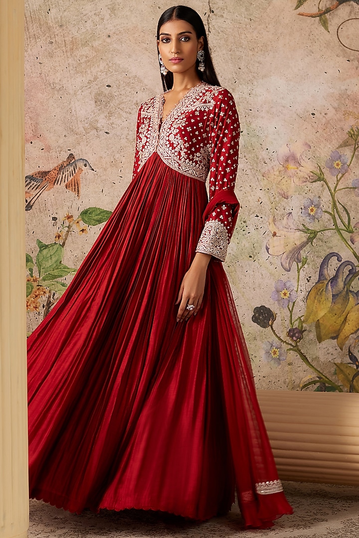 Red Fine Silk Embellished Anarkali Set by Ridhi Mehra at Pernia's Pop Up Shop