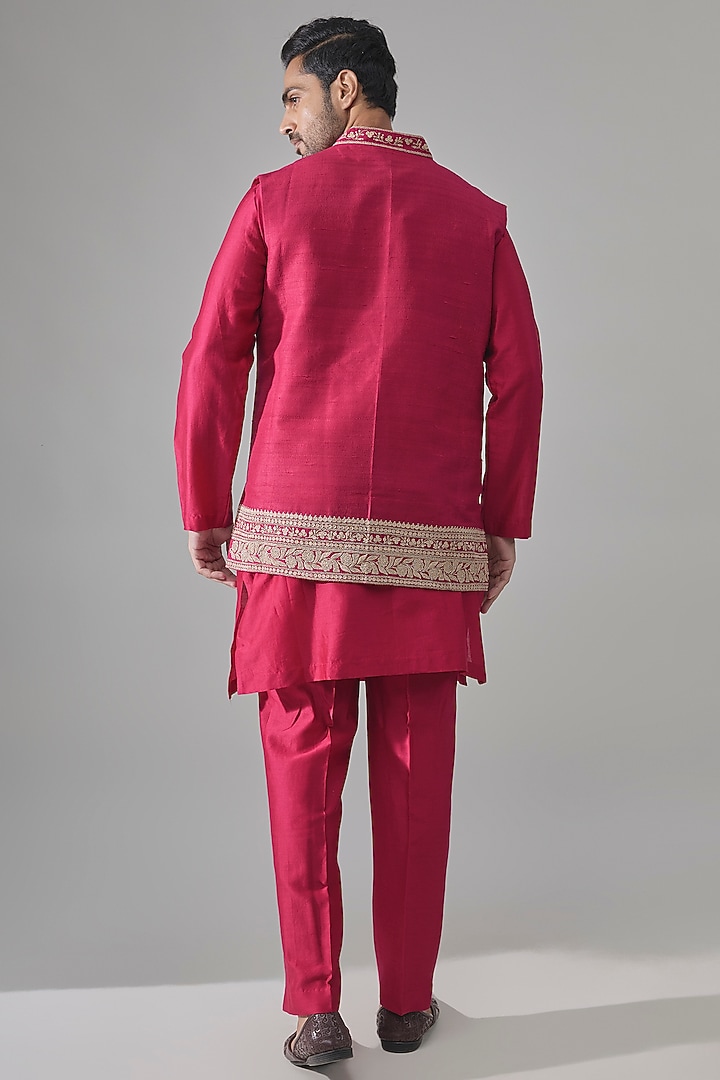 Red Chanderi Bundi Jacket Set by Ridhi Mehra Men at Pernia's Pop Up Shop