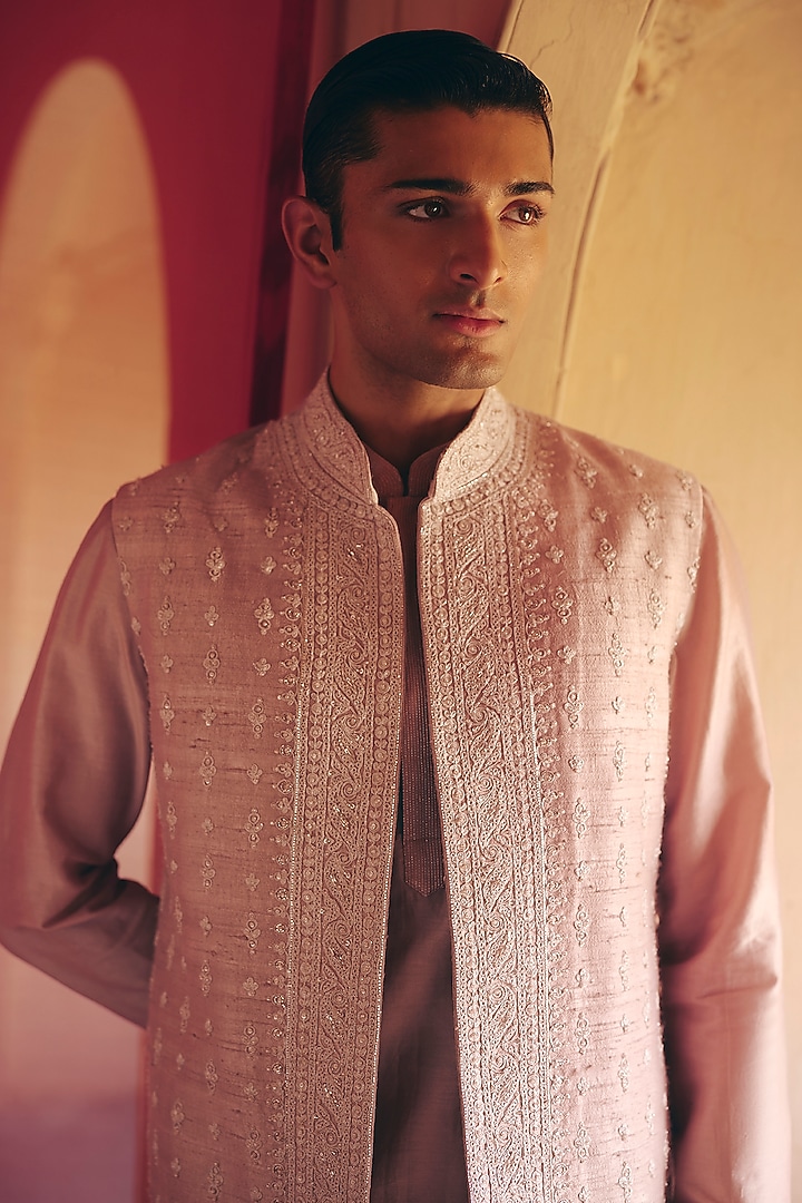 Dusky Pink Raw Silk Embroidered Bundi Jacket Set by Ridhi Mehra Men at Pernia's Pop Up Shop