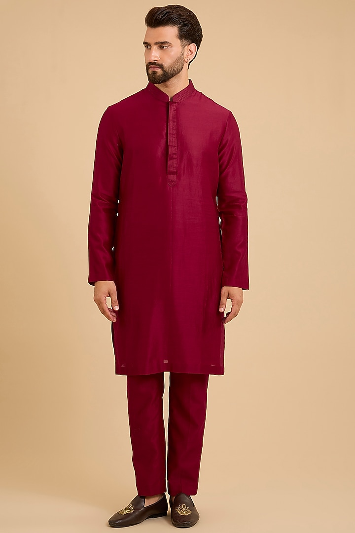 Red Raw Silk Groom Sherwani Set by Ridhi Mehra Men at Pernia's Pop Up Shop