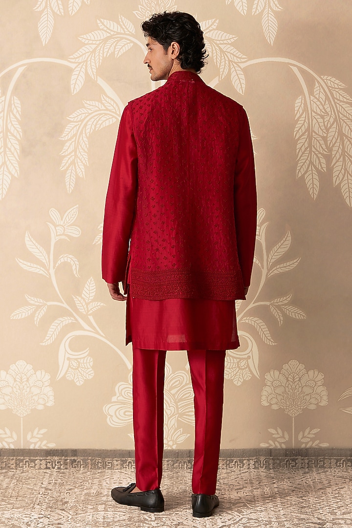 Red Organza Embroidered Bundi Jacket Set by Ridhi Mehra Men at Pernia's Pop Up Shop