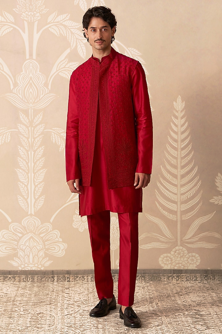 Red Organza Embroidered Bundi Jacket Set by Ridhi Mehra Men at Pernia's Pop Up Shop