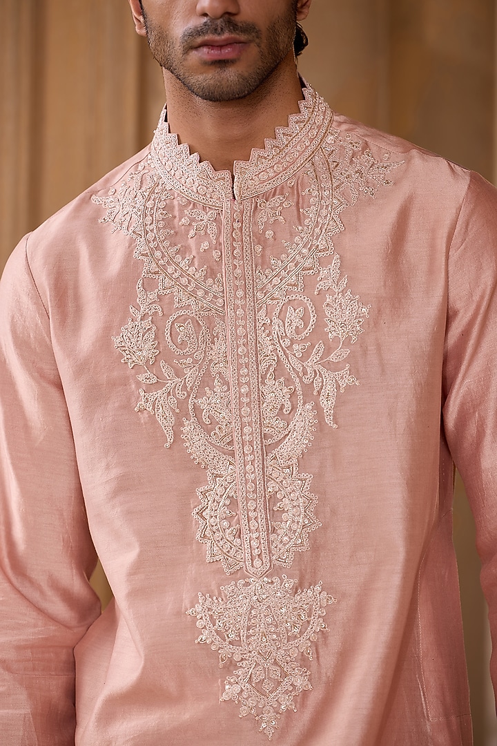 Dusky Pink Chanderi Embroidered Kurta Set by Ridhi Mehra Men at Pernia's Pop Up Shop