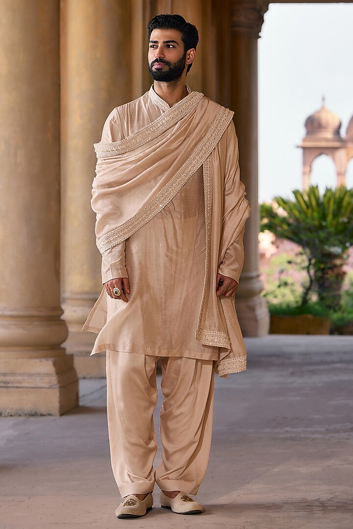 Silver Grey Chanderi Embroidered Kurta Set by Ridhi Mehra Men at Pernia's Pop Up Shop