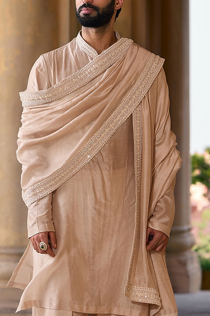 Silver Grey Chanderi Embroidered Kurta Set by Ridhi Mehra Men at Pernia's Pop Up Shop