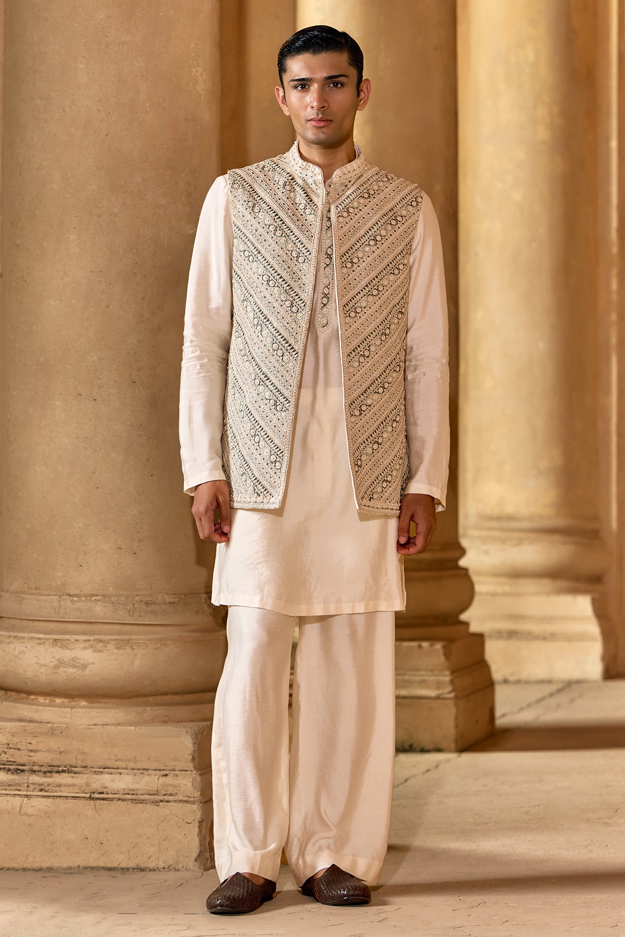 Ridhi Mehra Ivory Chanderi Embroidered Bundi Jacket Set
