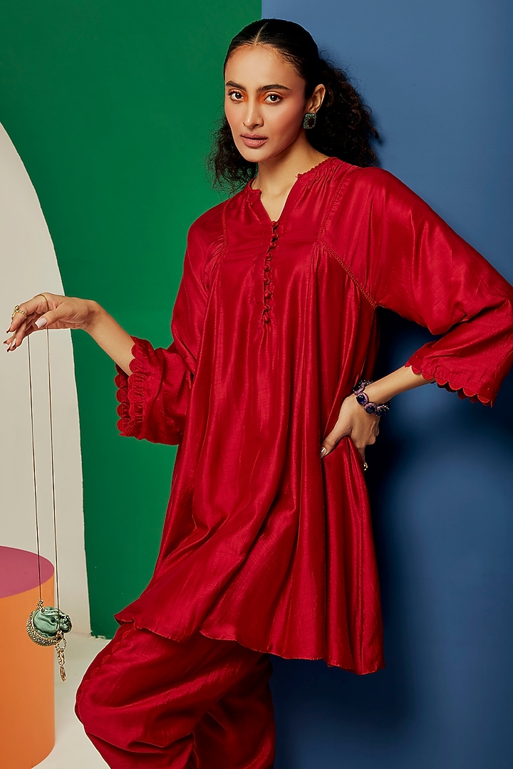 Red Silk Kurta Set by Ridhi Mehra Pret at Pernia's Pop Up Shop