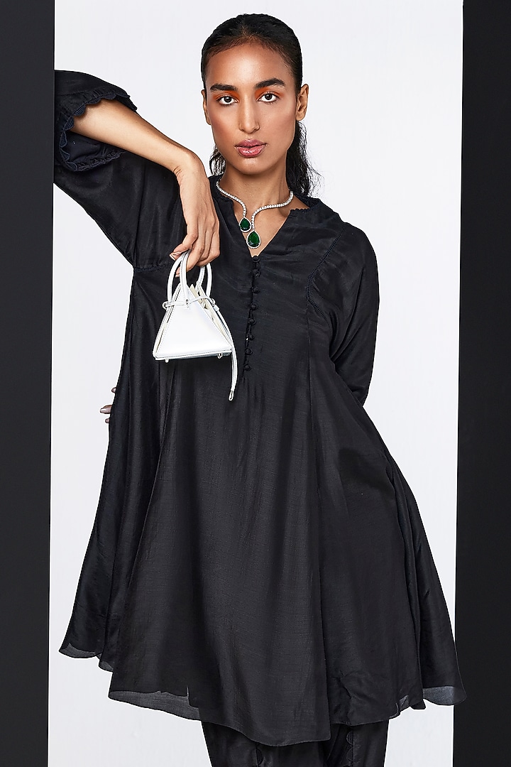 Black Silk Kurta Set by Ridhi Mehra Pret at Pernia's Pop Up Shop