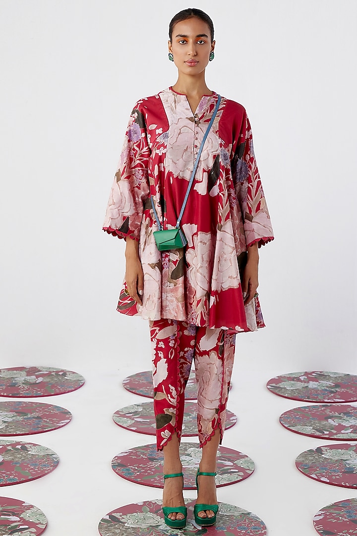 Red Chanderi Printed Kurta Set by Ridhi Mehra Pret at Pernia's Pop Up Shop