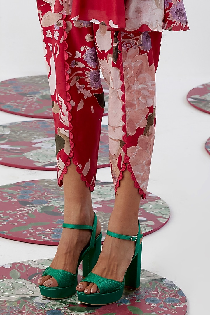 Red Chanderi Printed Kurta Set by Ridhi Mehra Pret at Pernia's Pop Up Shop