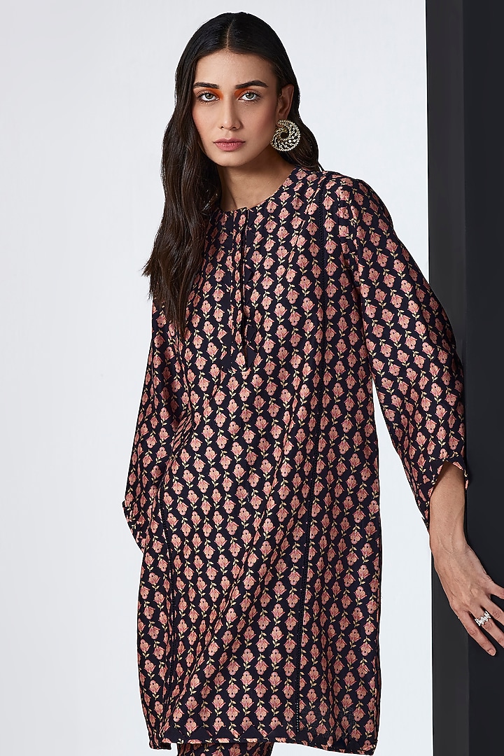 Black Chanderi Printed Kurta Set by Ridhi Mehra Pret at Pernia's Pop Up Shop