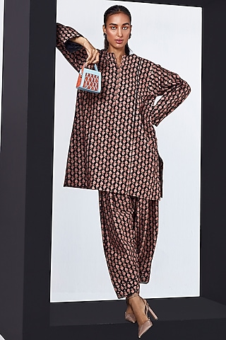 Black Chanderi Printed Kurta Set by Ridhi Mehra Pret