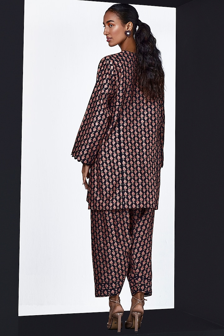 Black Chanderi Printed Kurta Set by Ridhi Mehra Pret at Pernia's Pop Up Shop