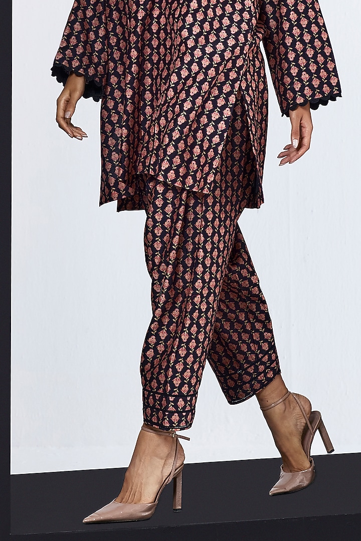 Black Chanderi Printed Kurta Set by Ridhi Mehra Pret at Pernia's Pop Up Shop