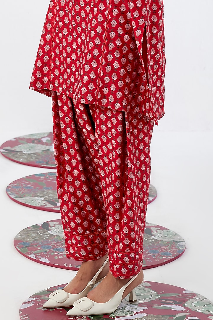 Red Chanderi Printed Kurta Set by Ridhi Mehra Pret at Pernia's Pop Up Shop