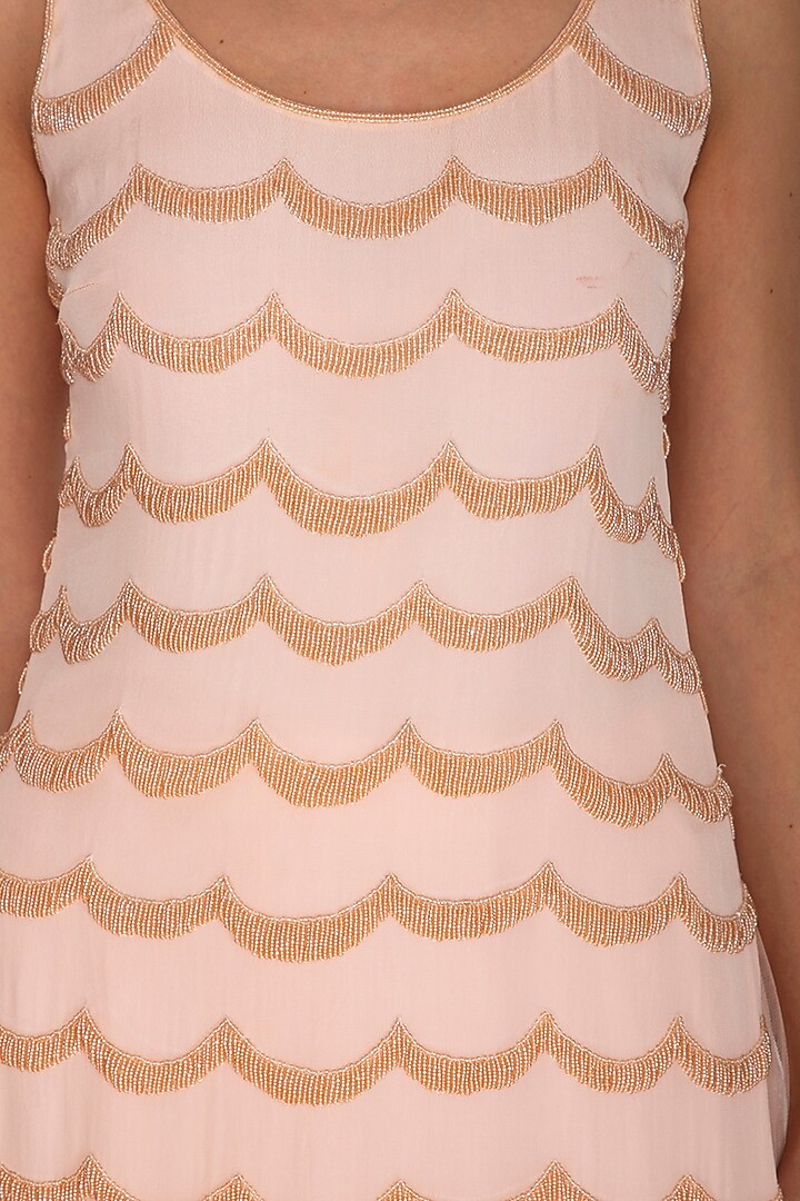 Peach Embellished Kurta Set by Ruhmahsa at Pernia's Pop Up Shop