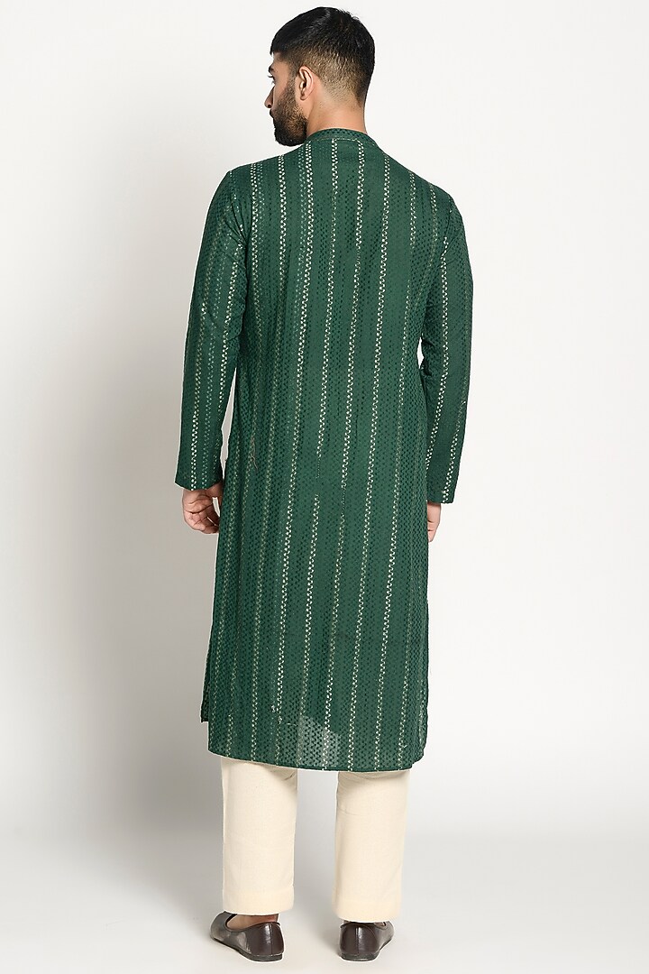 Bottle Green Embroidered Kurta by Rishi & Vibhuti Men at Pernia's Pop Up Shop