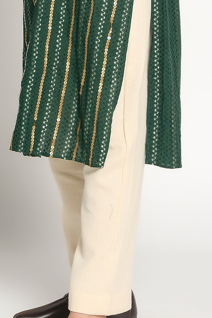 Bottle Green Embroidered Kurta by Rishi & Vibhuti Men at Pernia's Pop Up Shop