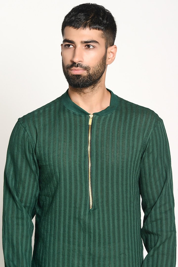 Bottle Green Linen Kurta by Rishi & Vibhuti Men at Pernia's Pop Up Shop