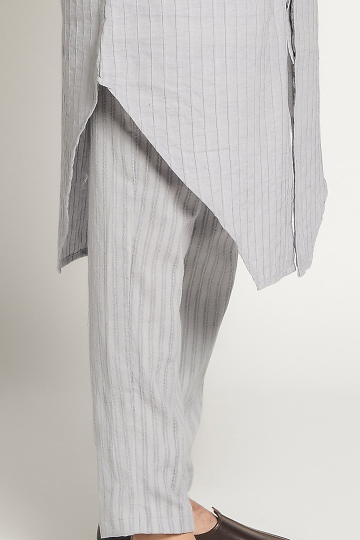 Grey Linen Asymmetrical Kurta Set by Rishi & Vibhuti Men at Pernia's Pop Up Shop