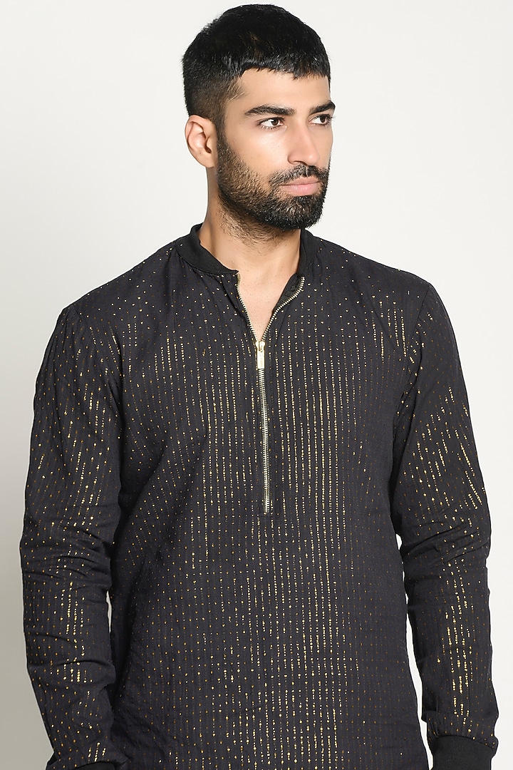 Black Linen Kurta by Rishi & Vibhuti Men at Pernia's Pop Up Shop